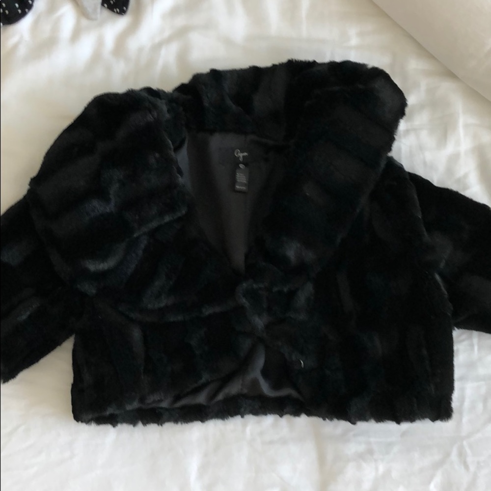 Aqua XS faux fur shrug